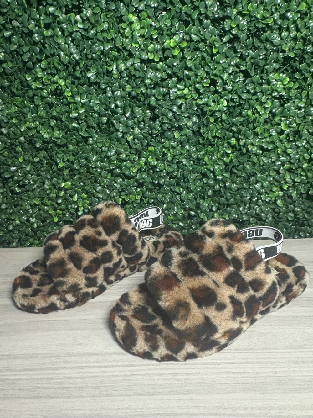 UGG Kid's Fluff Yeah Slide in leopard print, size 4